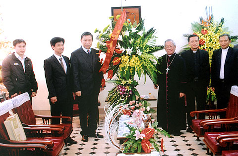 ผู้บริหารแนวร่วมปิตุภูมิอวยพรชาวคริสต์ในโอกาสทศกาลคริสต์มาส